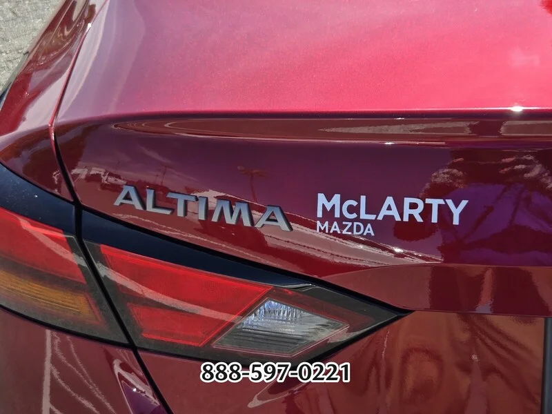 Used 2024 Scarlet NISSAN 2.5 SV image 16