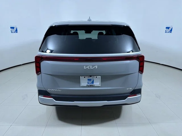 New 2027 CERAMIC SILVER Kia LXS image 17