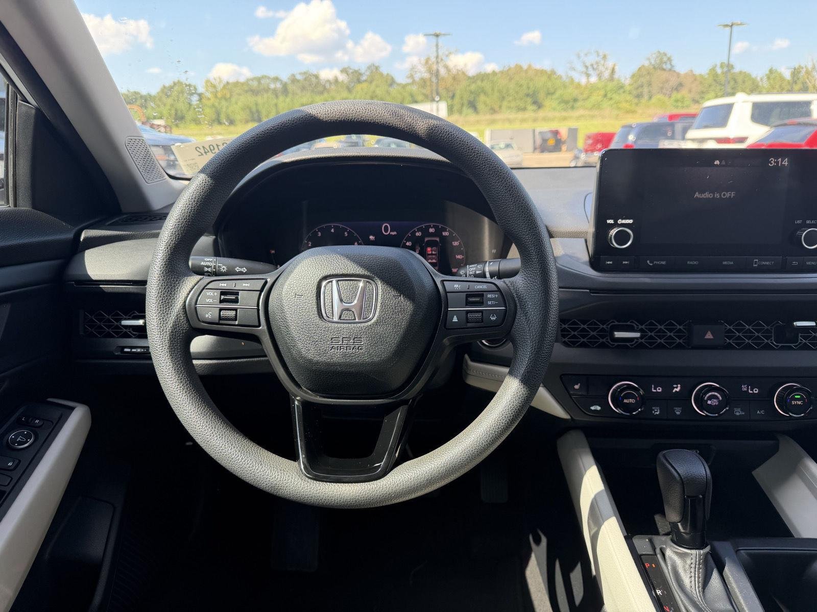Used 2024 Platinum White Pearl Honda EX image 8