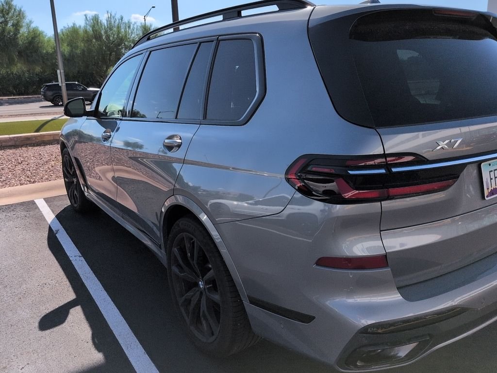 Used 2023 Gray Metallic BMW xDrive40i image 4