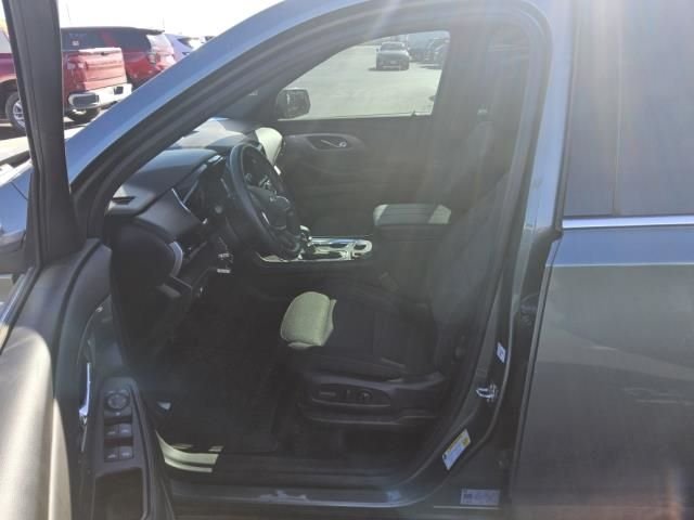 Used 2023 Silver Sage Metallic Chevrolet LT Cloth image 2