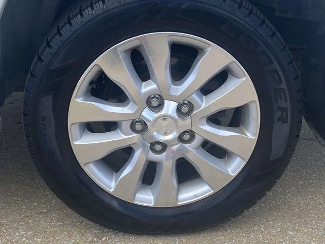 Used 2014 White Toyota Platinum image 8