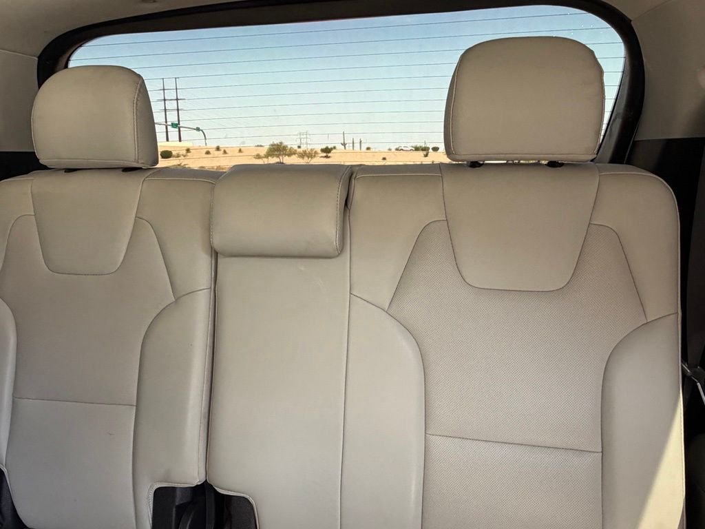 Used 2021 White Kia S image 7