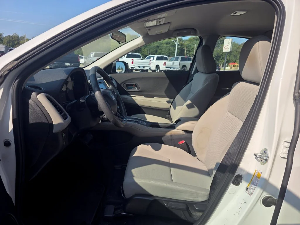 Used 2021 White Honda LX image 11