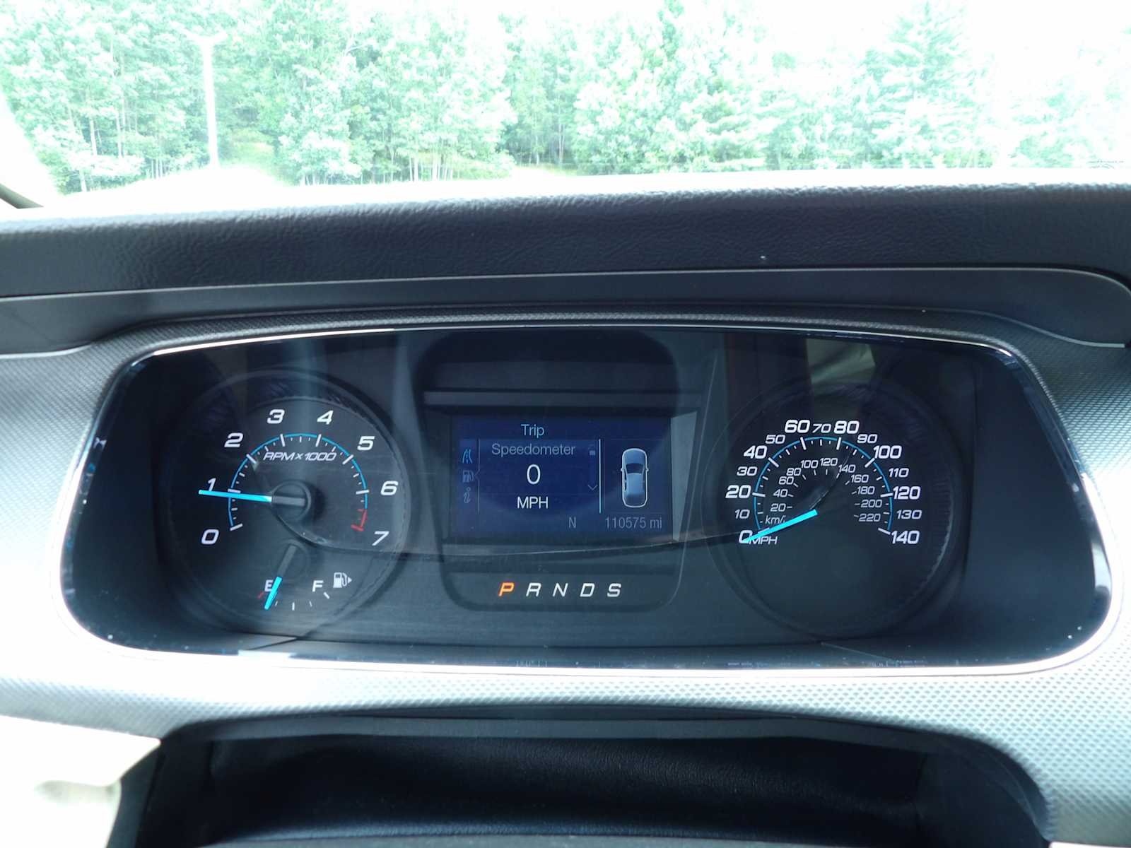 Used 2018 White Gold Metallic Ford SE image 18