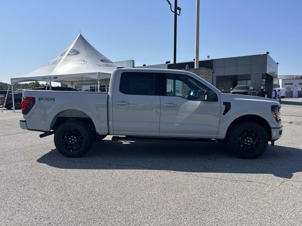 New 2026 Avalanche Ford XLT image 3