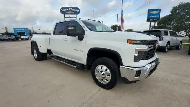 Certified Used 2025 Summit White Chevrolet LT DRW image 2