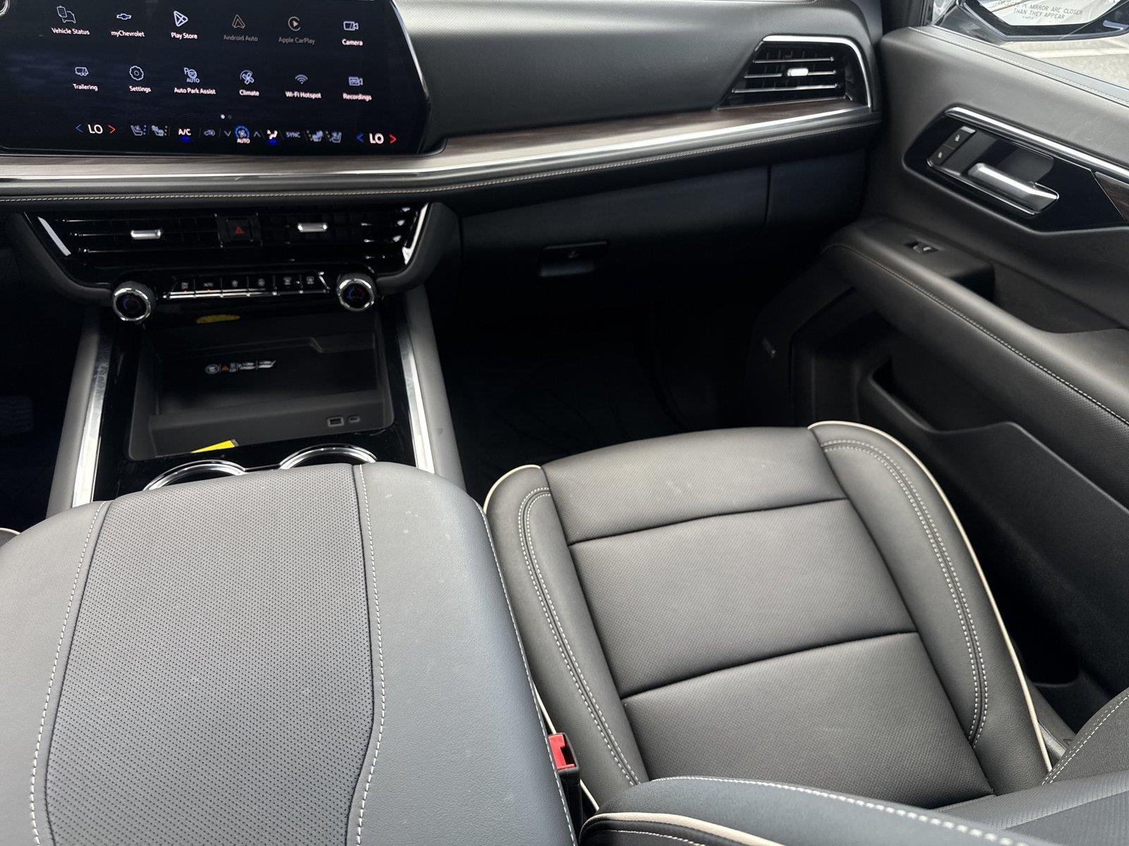 Used 2026 Polar White Tricoat Chevrolet Premier image 16