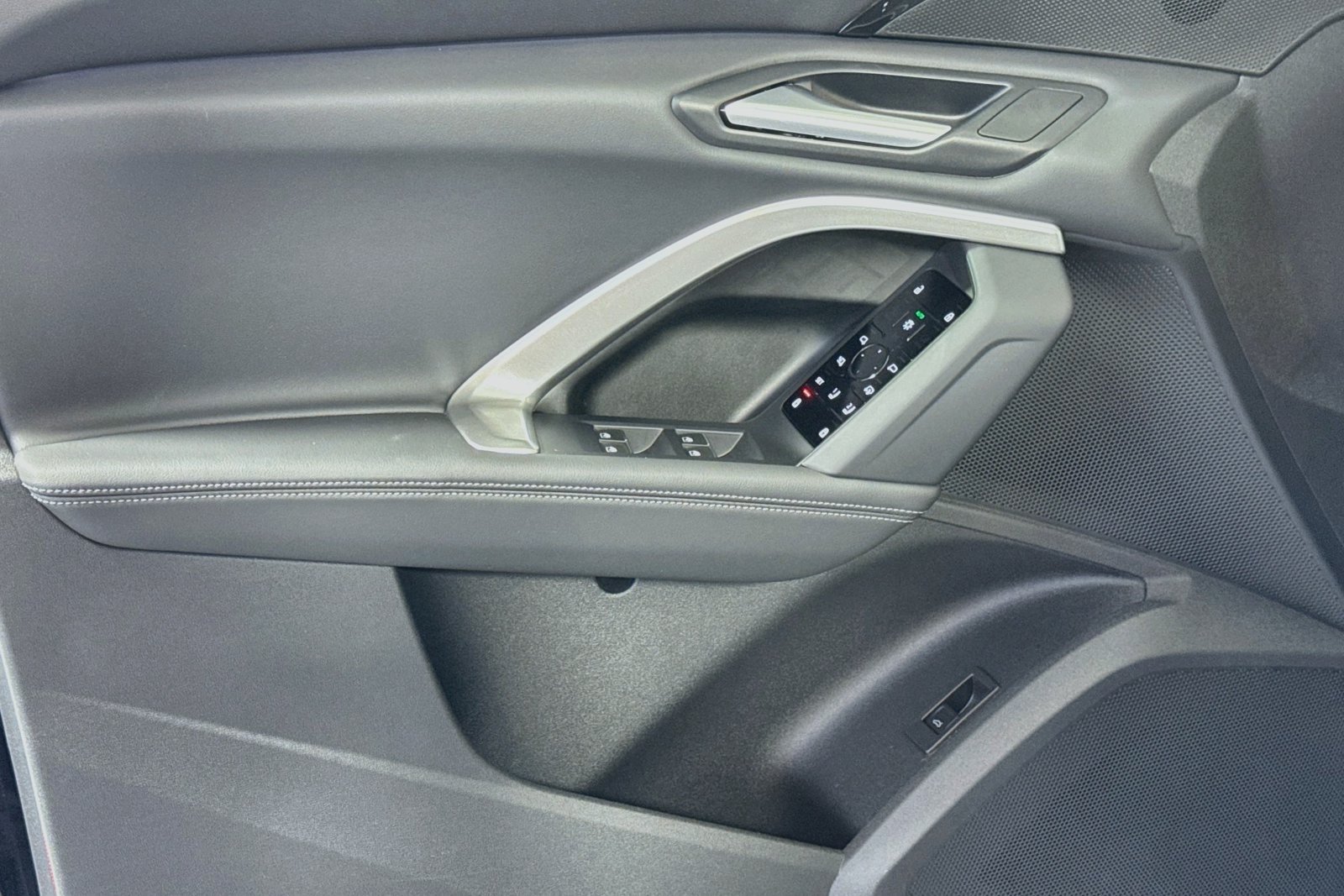 Used 2025 Mythos Black Metallic Audi Premium image 15