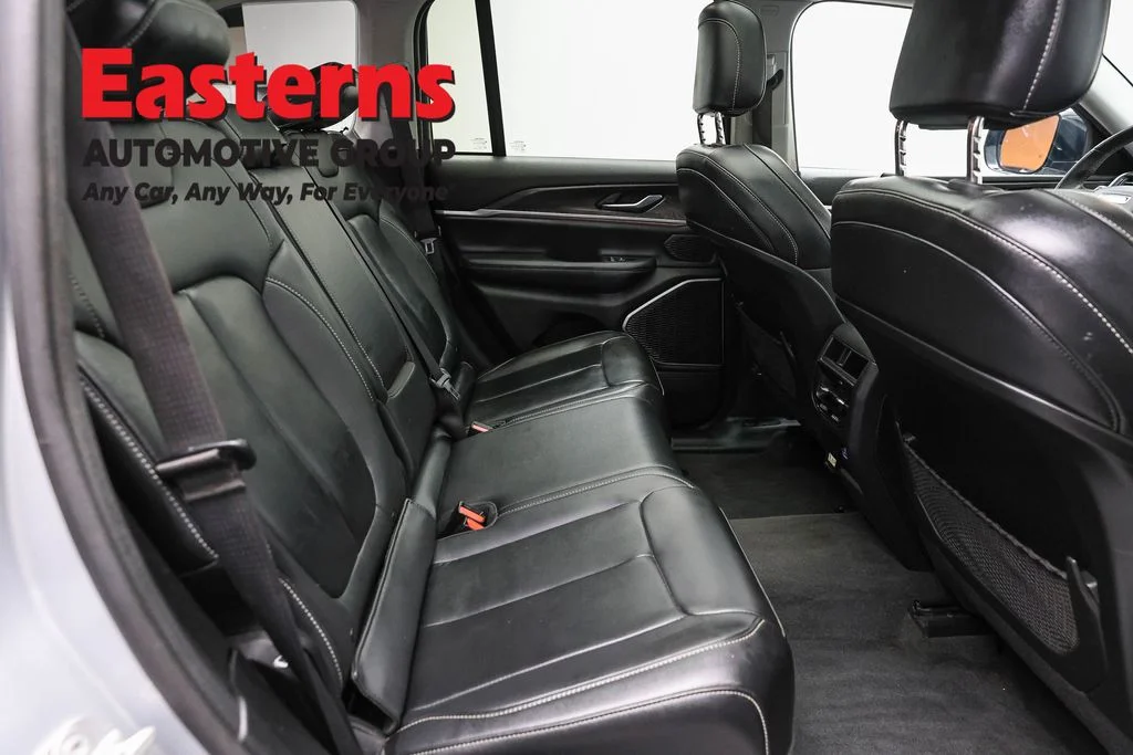 Used 2022 Silver Jeep 4xe image 26