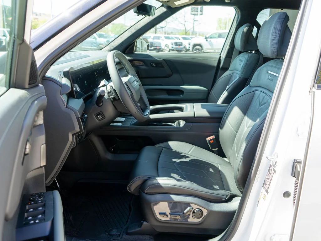 New 2027 Glacial White Pearl Kia X-Pro SX Prestige image 11