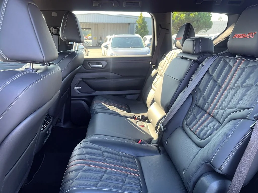 2025 Nissan Armada PRO-4X - Photo 15