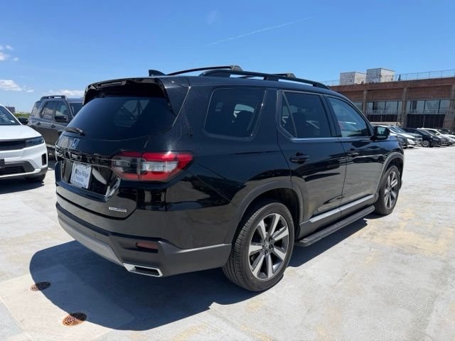 Used 2023 Black Honda Touring image 7
