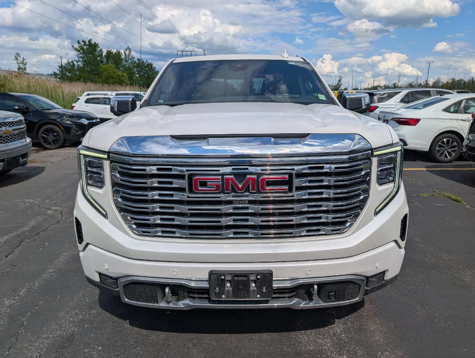 Used 2024 White Frost Tricoat GMC Denali image 2