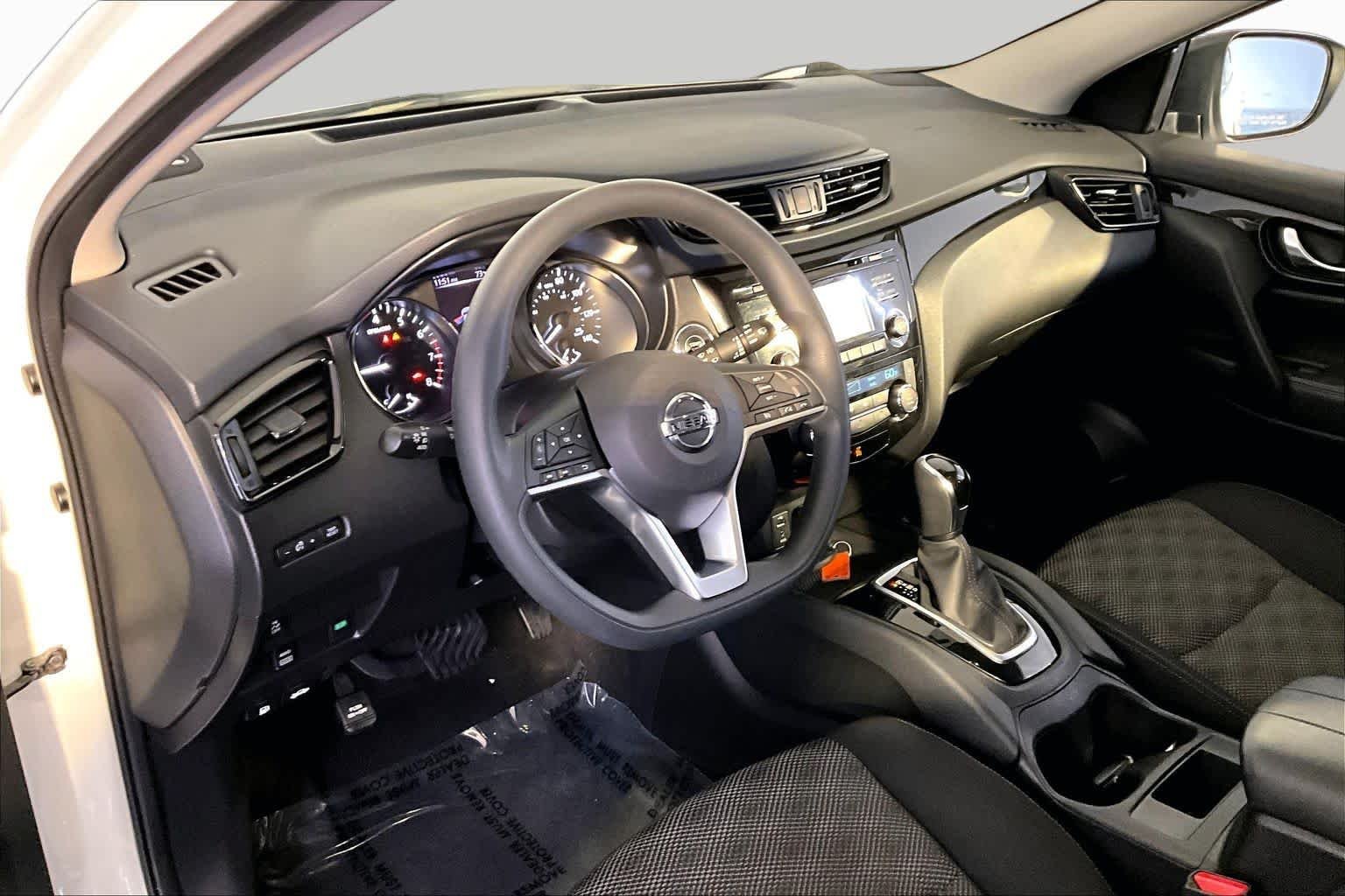 Used 2017 Pearl White Nissan SV image 18