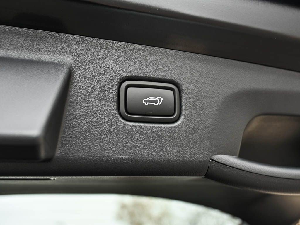 New 2026 Creamy White Pearl Hyundai SEL AWD image 9