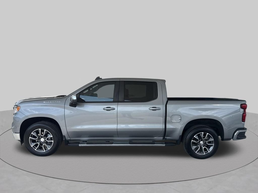 Used 2023 Gray Chevrolet LT image 4