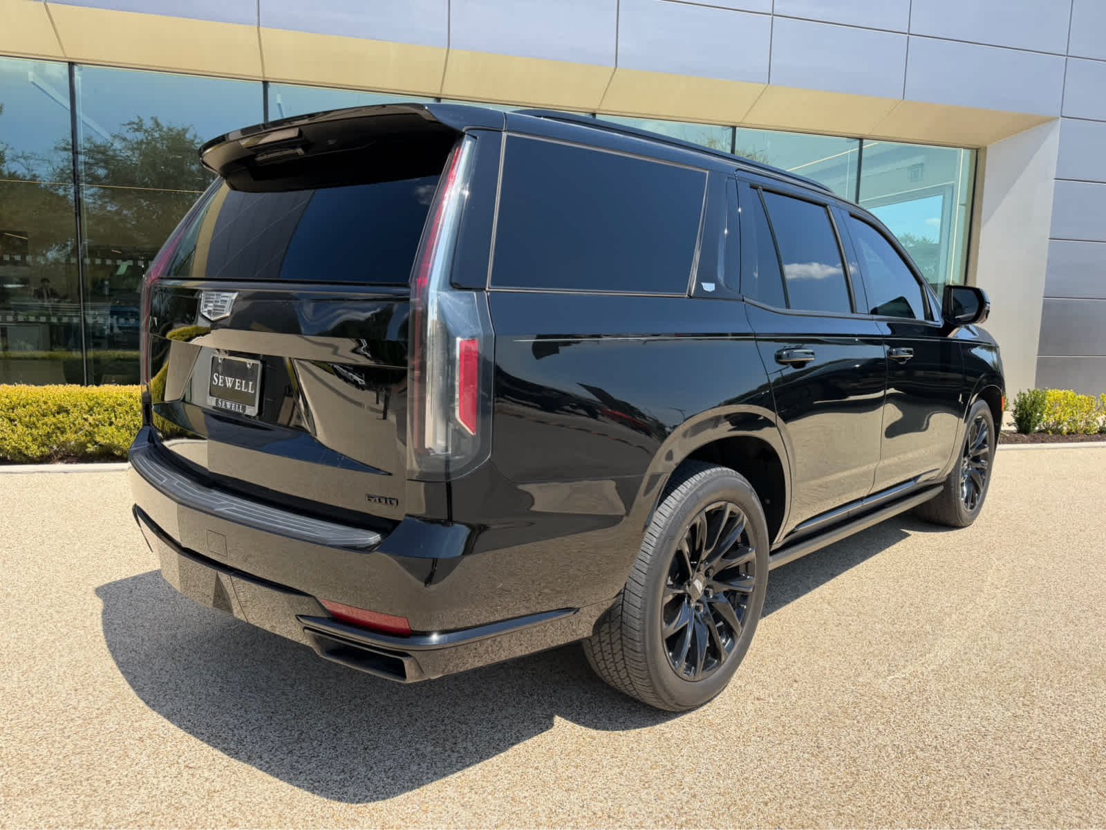 Used 2022 Black Raven Cadillac Sport Platinum image 6