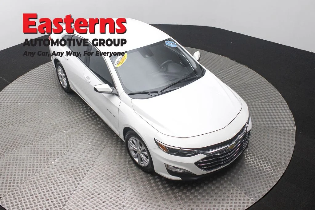 Used 2023 White Chevrolet LT image 3