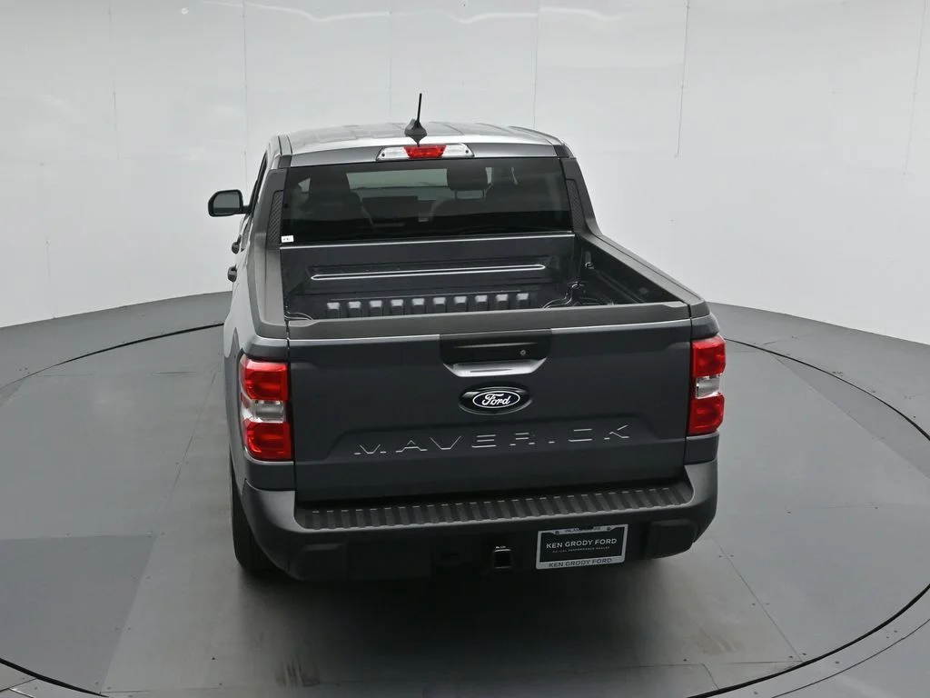 New 2026 Carbonized Gray Metallic Ford XLT image 36