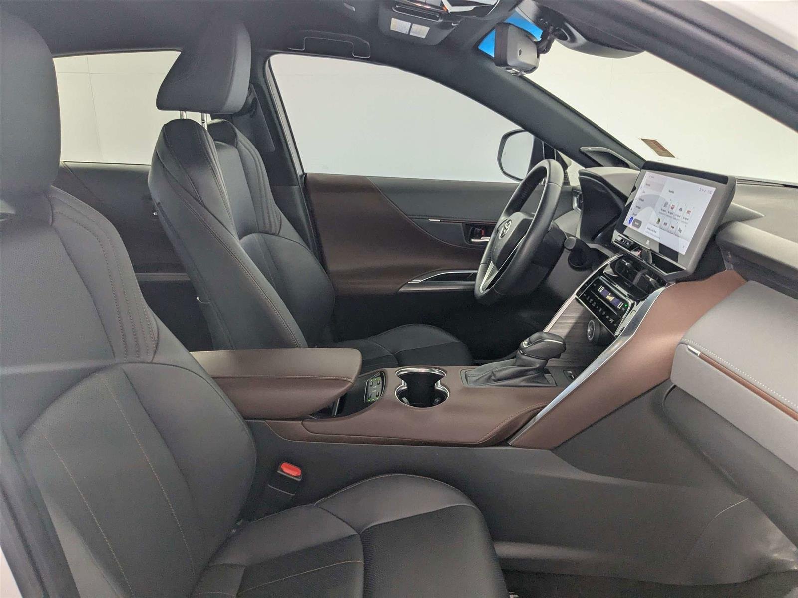 Certified Used 2023 Wind Chill Pearl Toyota Limited image 33