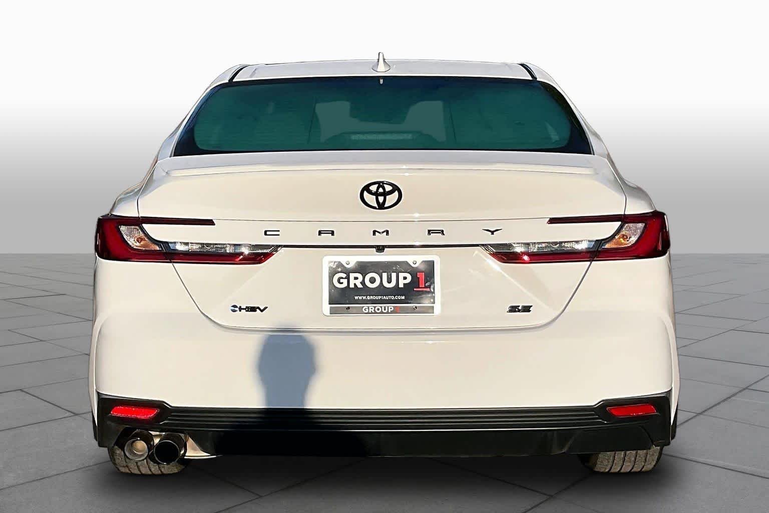 Used 2026 Ice Cap Toyota SE image 4