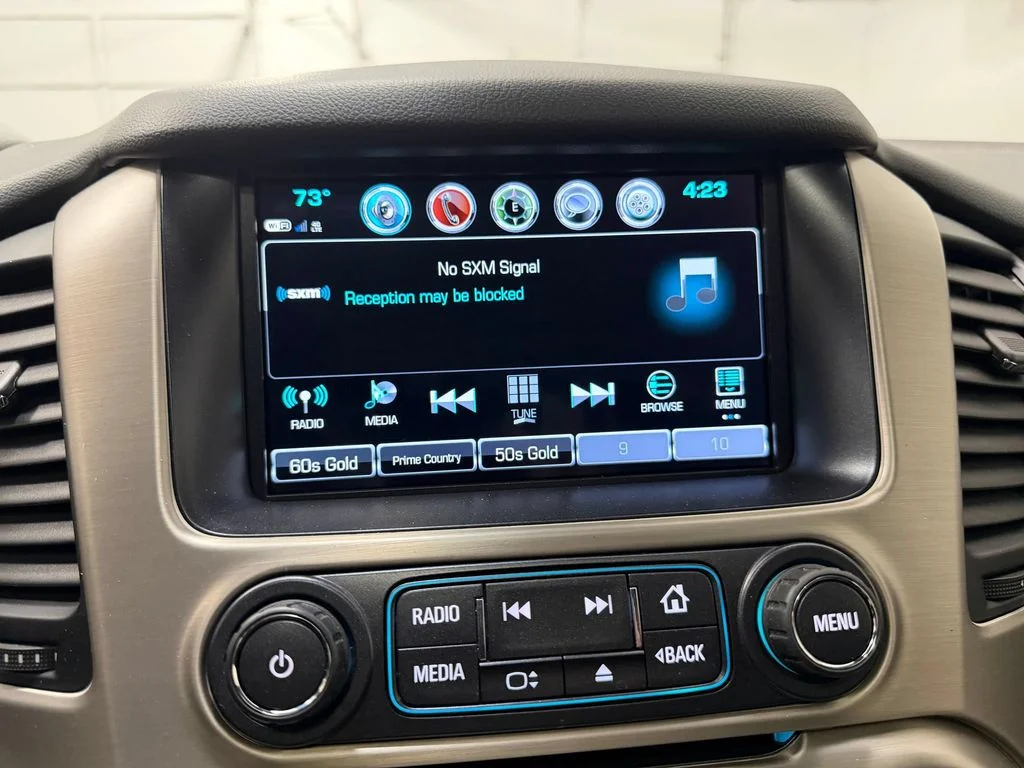 Used 2019 White Frost Tricoat GMC Denali image 22