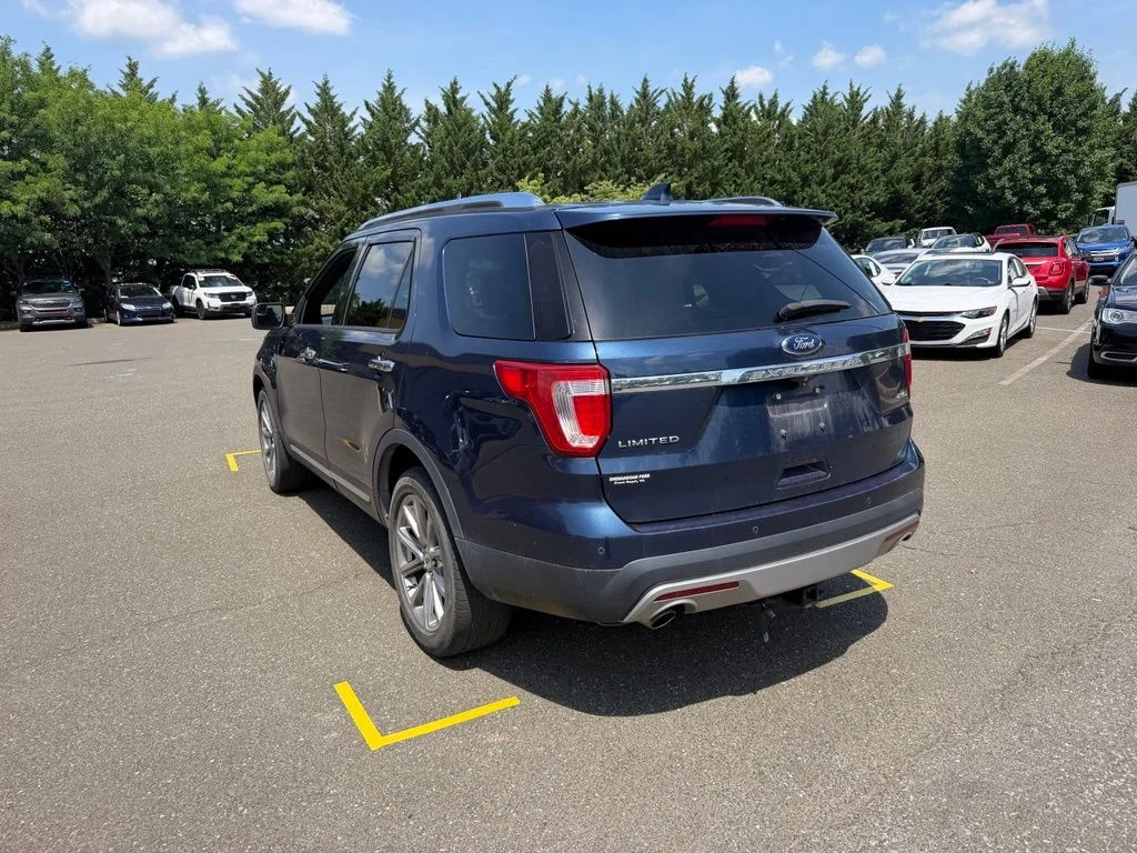 Used 2017 Blue Ford Limited image 8