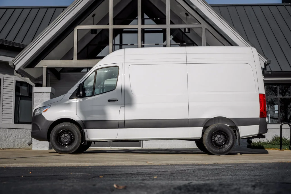 New 2026 Arctic+White Mercedes-Benz Cargo 144 WB image 33