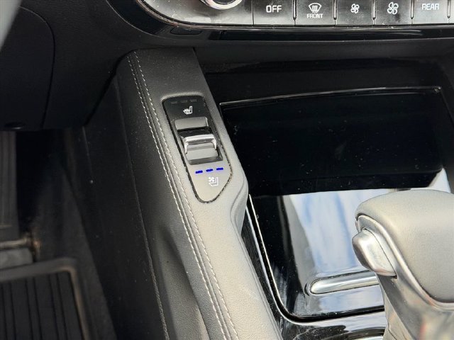 Used 2022 Black Kia EX image 27