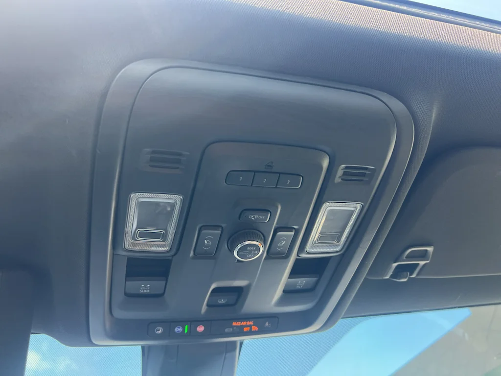 Used 2022 Midnight Blue Metallic Chevrolet Z71 image 16