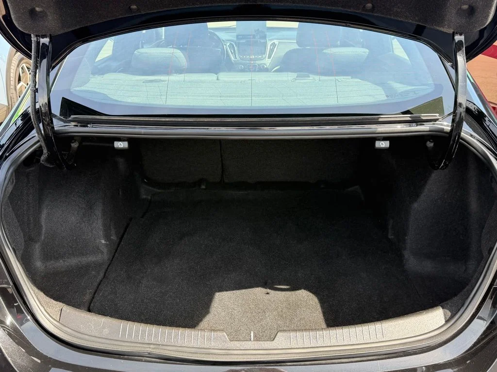 Used 2018 Black Chevrolet LT image 9