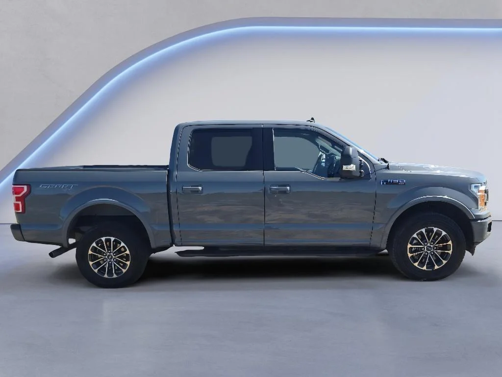Used 2019  Ford XLT image 4