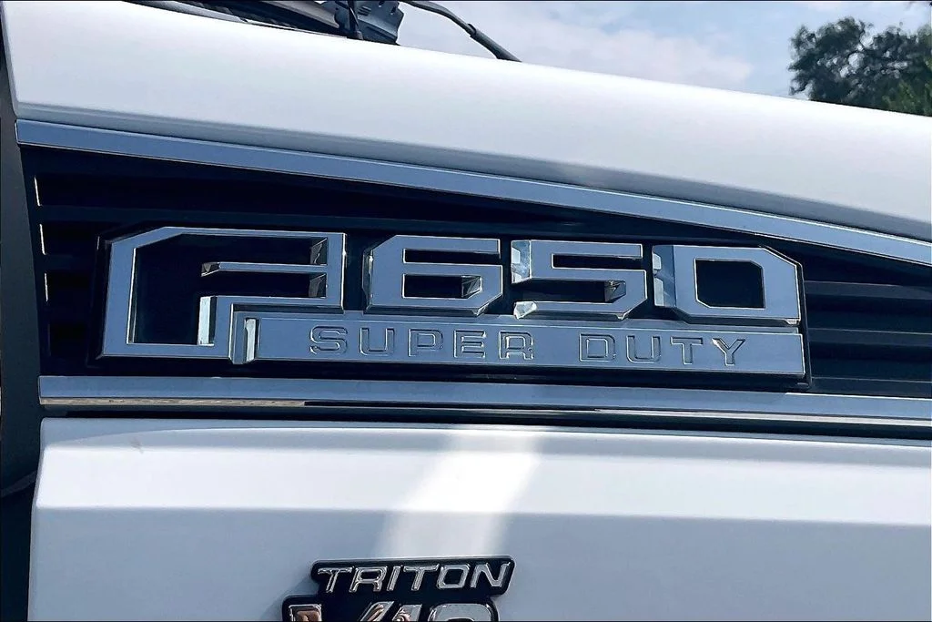 Used 2018 White Ford Base image 30