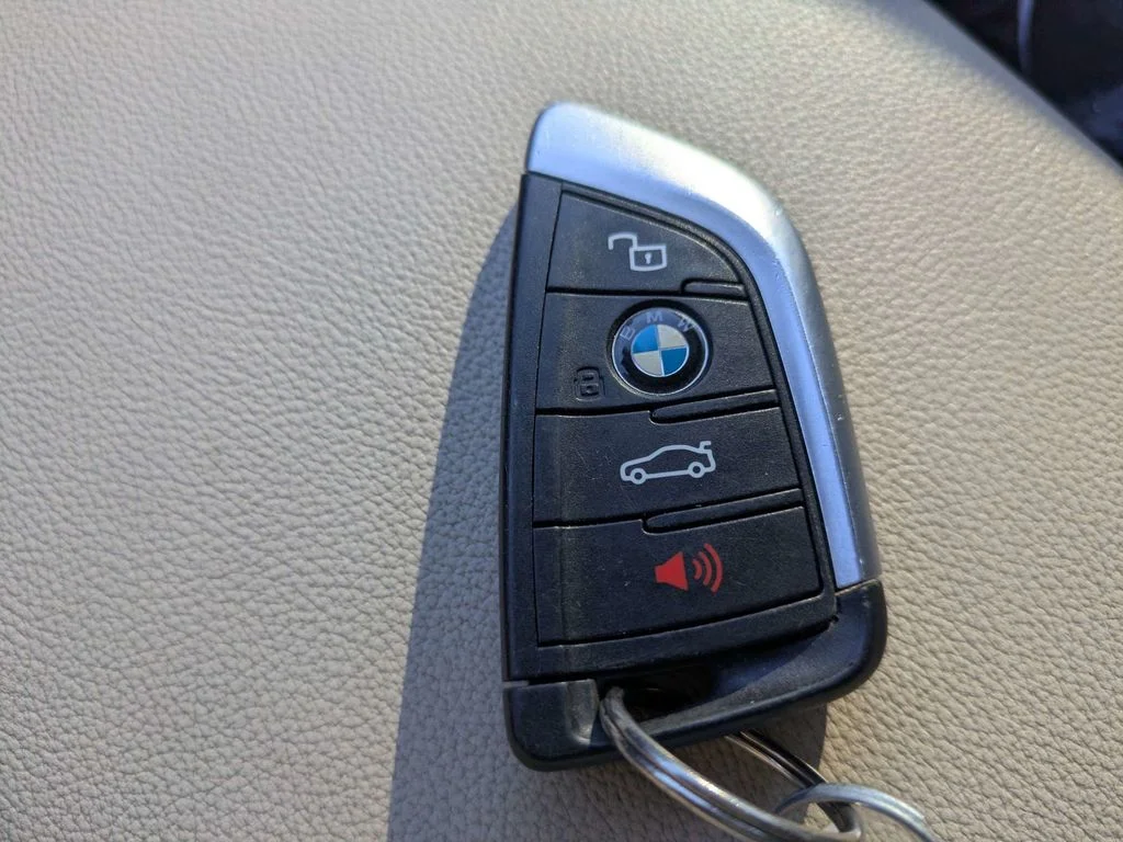 Used 2023 Blue BMW sDrive30i image 31
