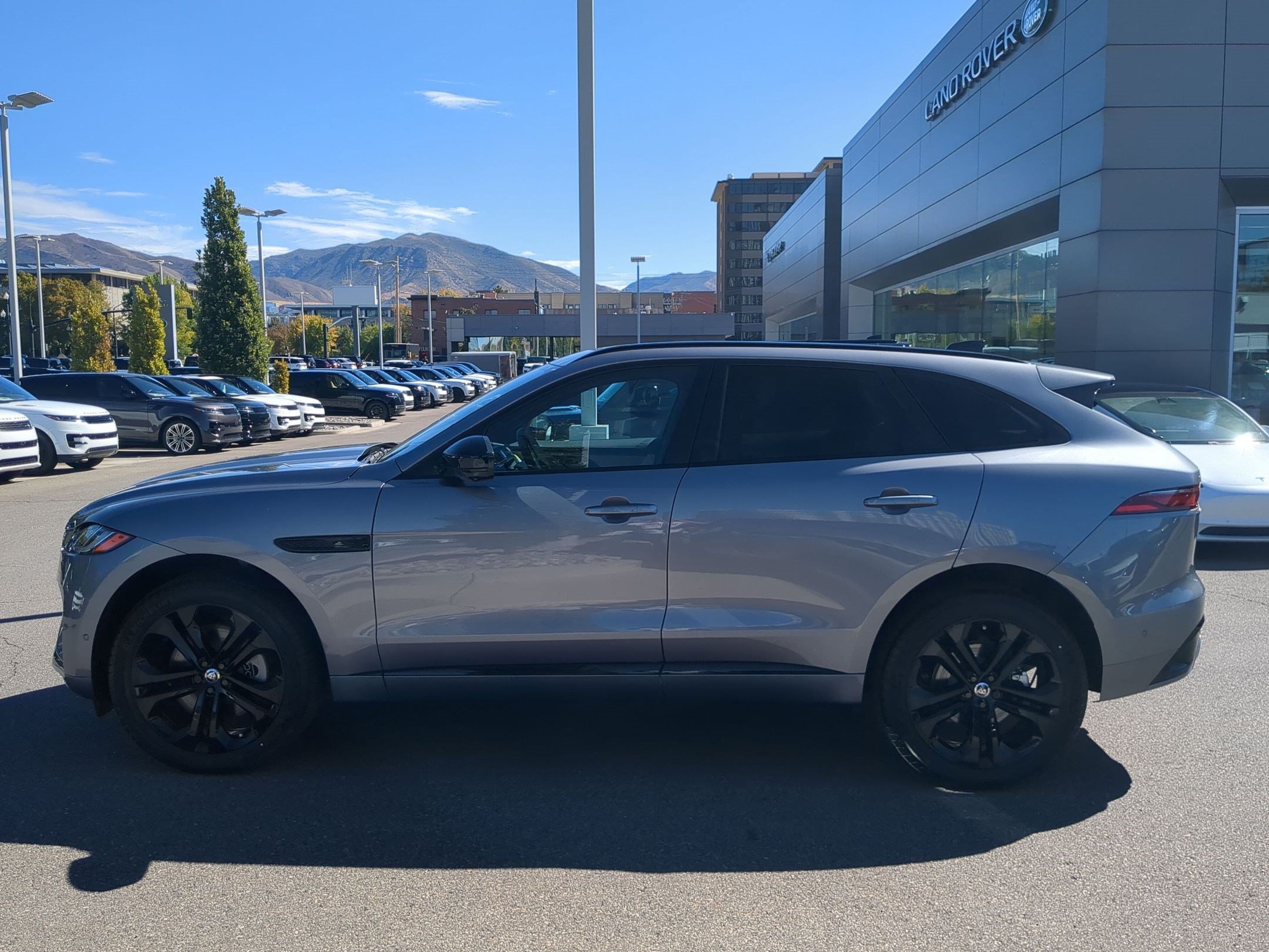 2026 Jaguar F-Pace R-Dynamic S - Photo 8