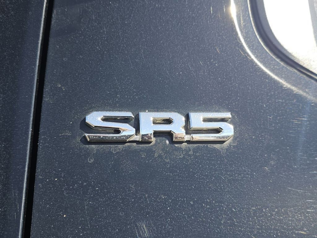 2025 Toyota Tacoma SR5 - Photo 22