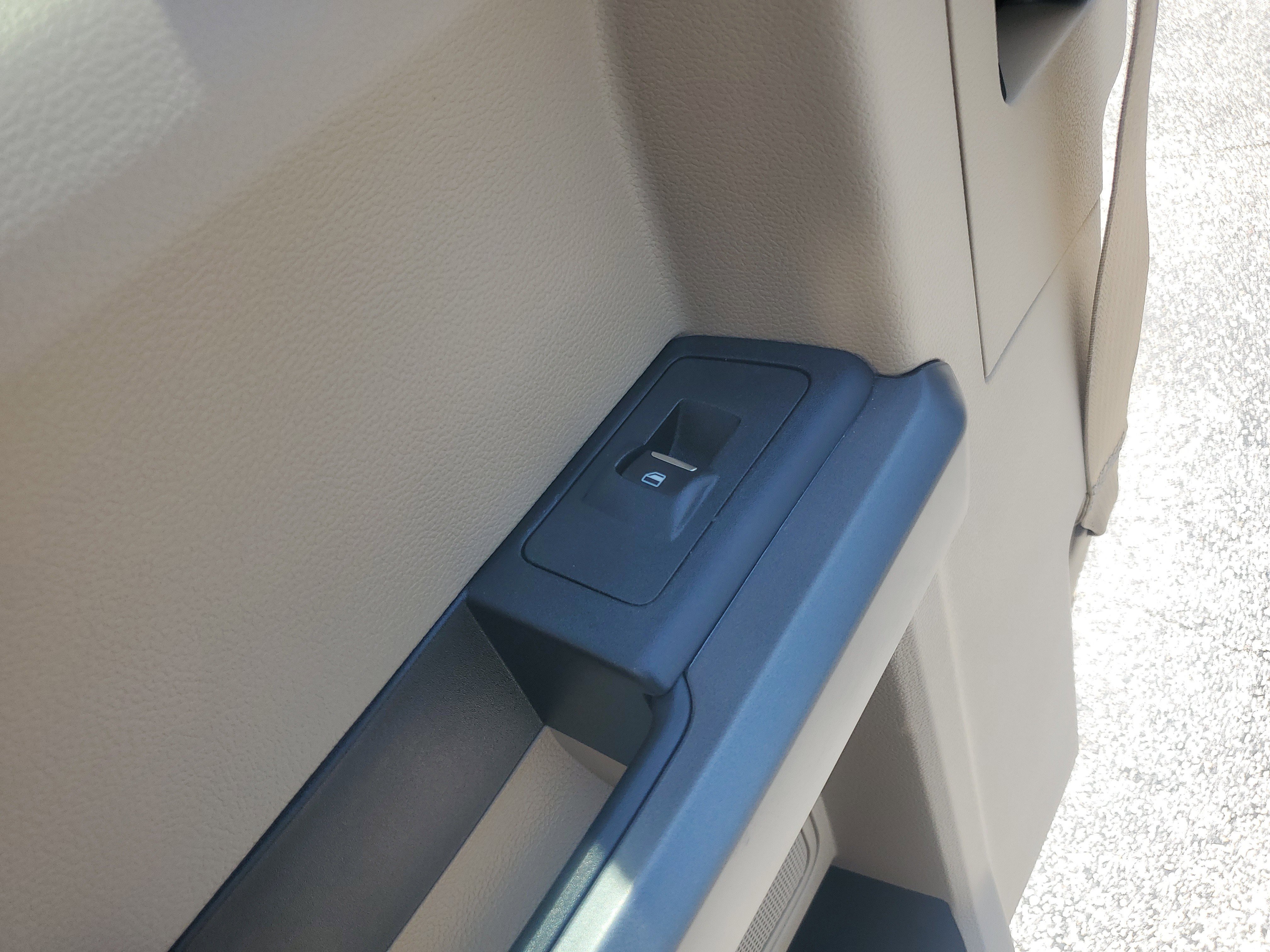 Used 2018 White Gold Ford XLT image 14