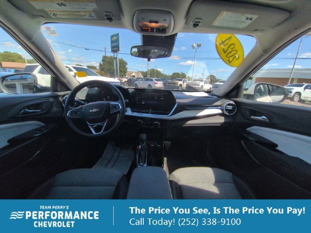 2024 Chevrolet Trax LT - Photo 17
