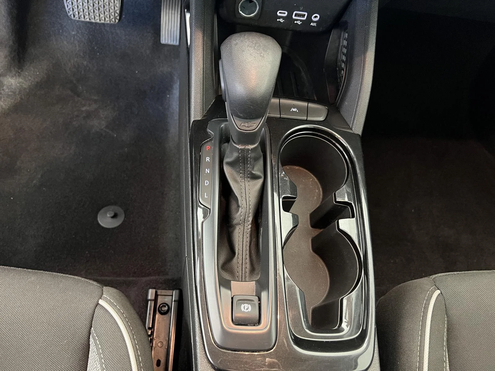 Used 2021 SUMMIT WHITE Chevrolet LS image 16