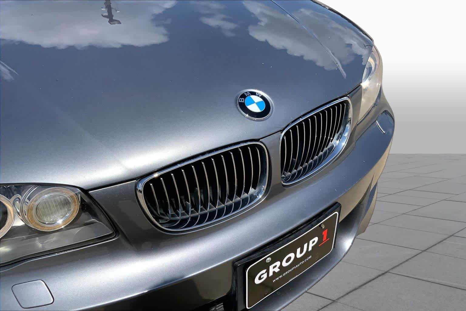 Used 2009 Alpine White BMW 135i image 25