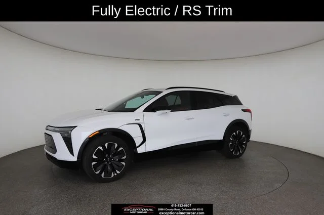 Used 2024 White Chevrolet RS image 4