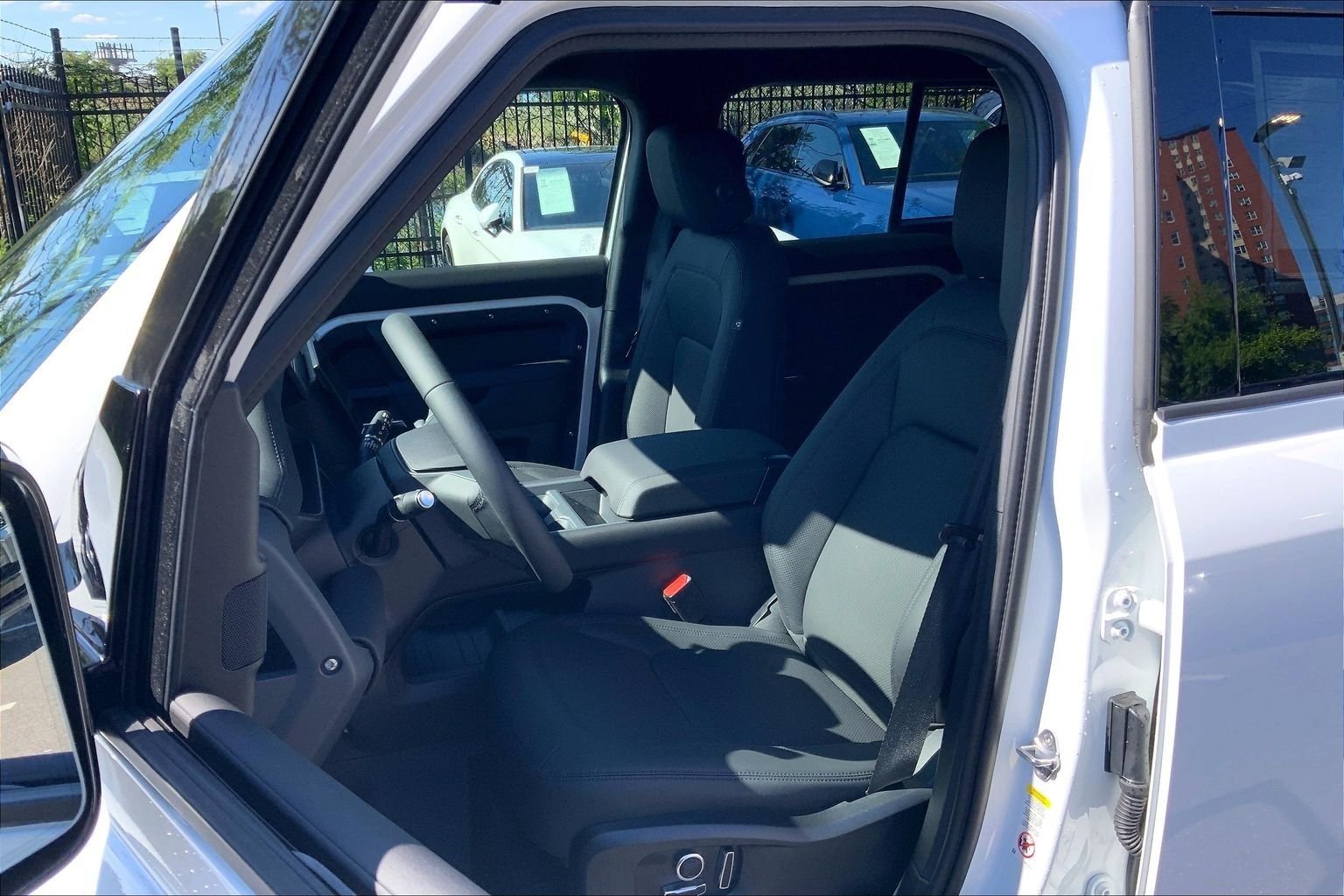New 2026 Fuji White Land Rover S image 9