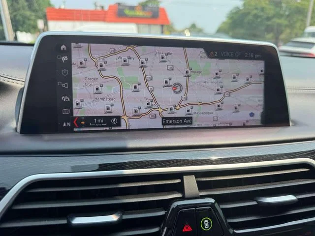 Used 2019 White BMW 750i xDrive image 34