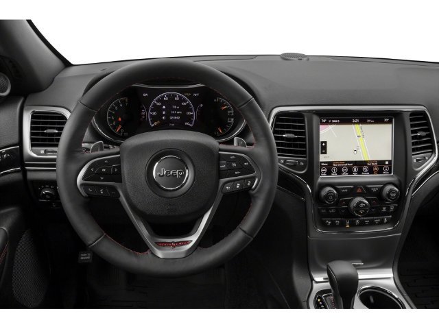 Used 2018 Diamond Black Crystal Pearlcoat Jeep Trailhawk image 4