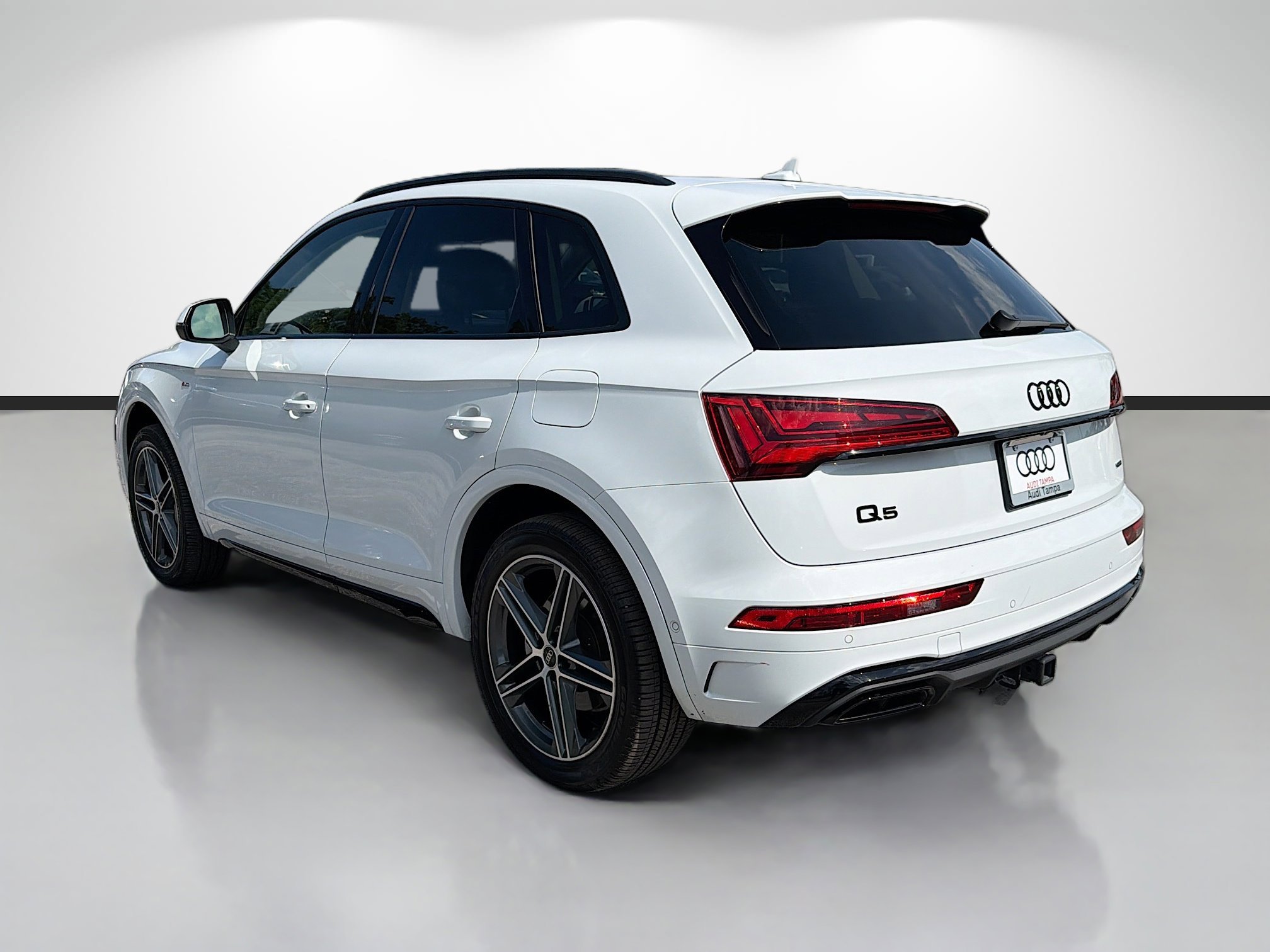 Used 2023 Glacier White Audi S line Prestige image 5