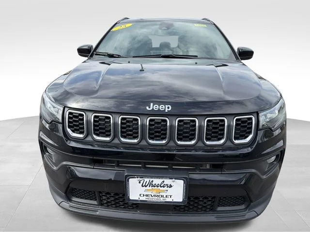 Used 2025 Black Jeep  image 10