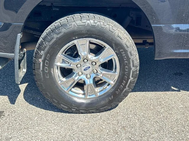 Used 2017 Black Ford XLT image 12