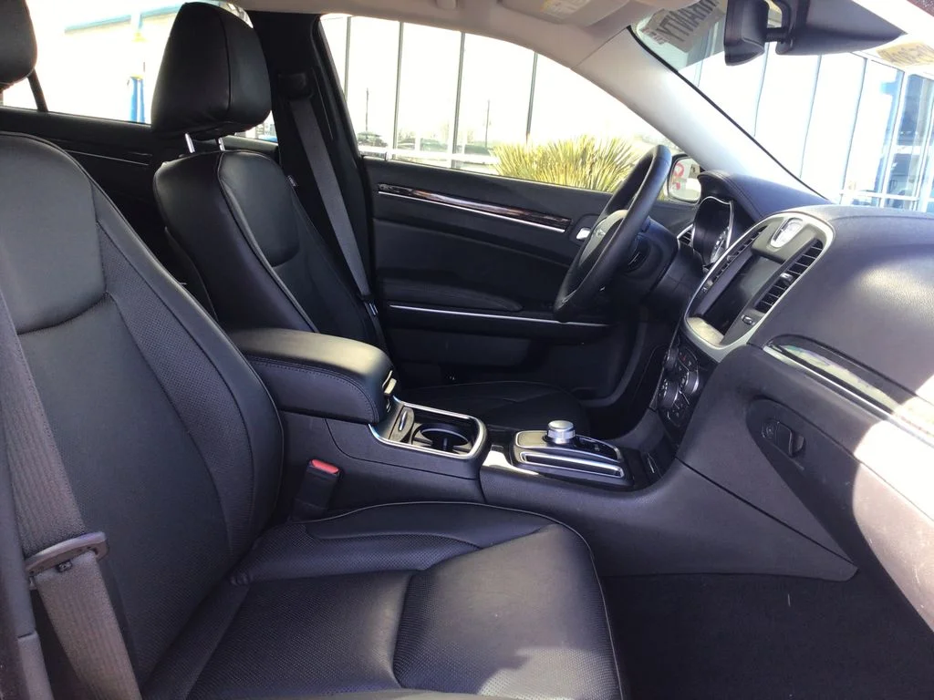 Used 2023 Frostbite Chrysler Touring L image 6