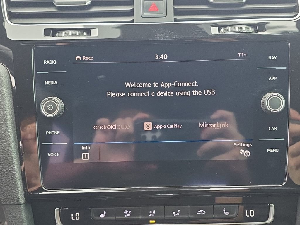 Used 2018  Volkswagen DCC & Navigation 4Motion image 18